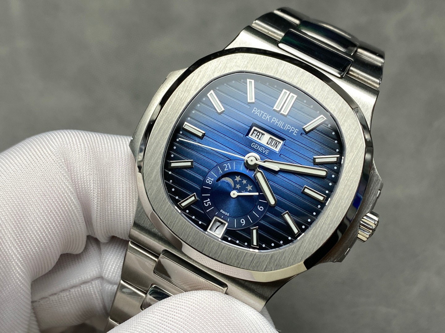 Patek Philippe Fokus pada barangan kilang besar