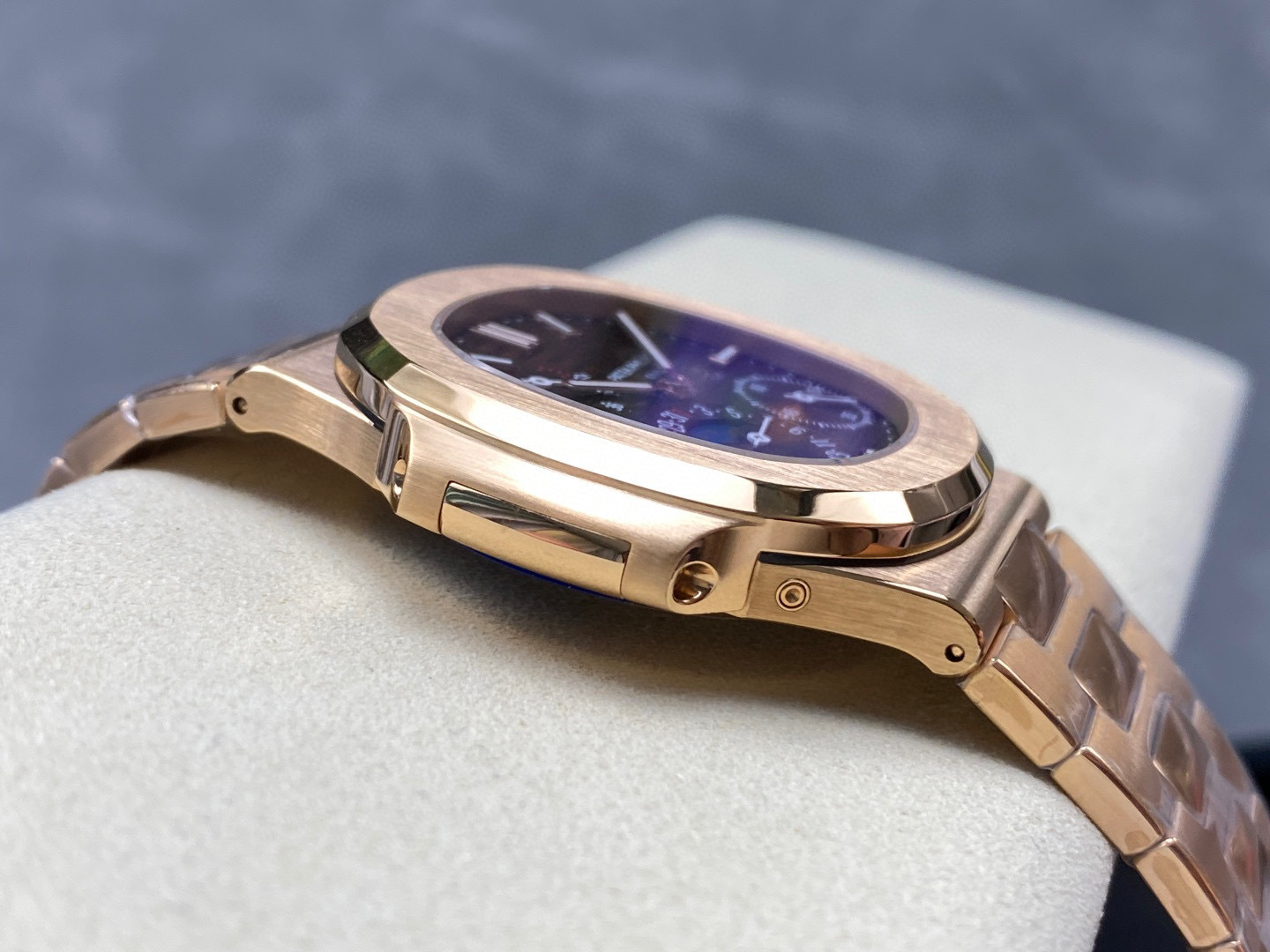 Patek Philippe  Focus on big factory goods