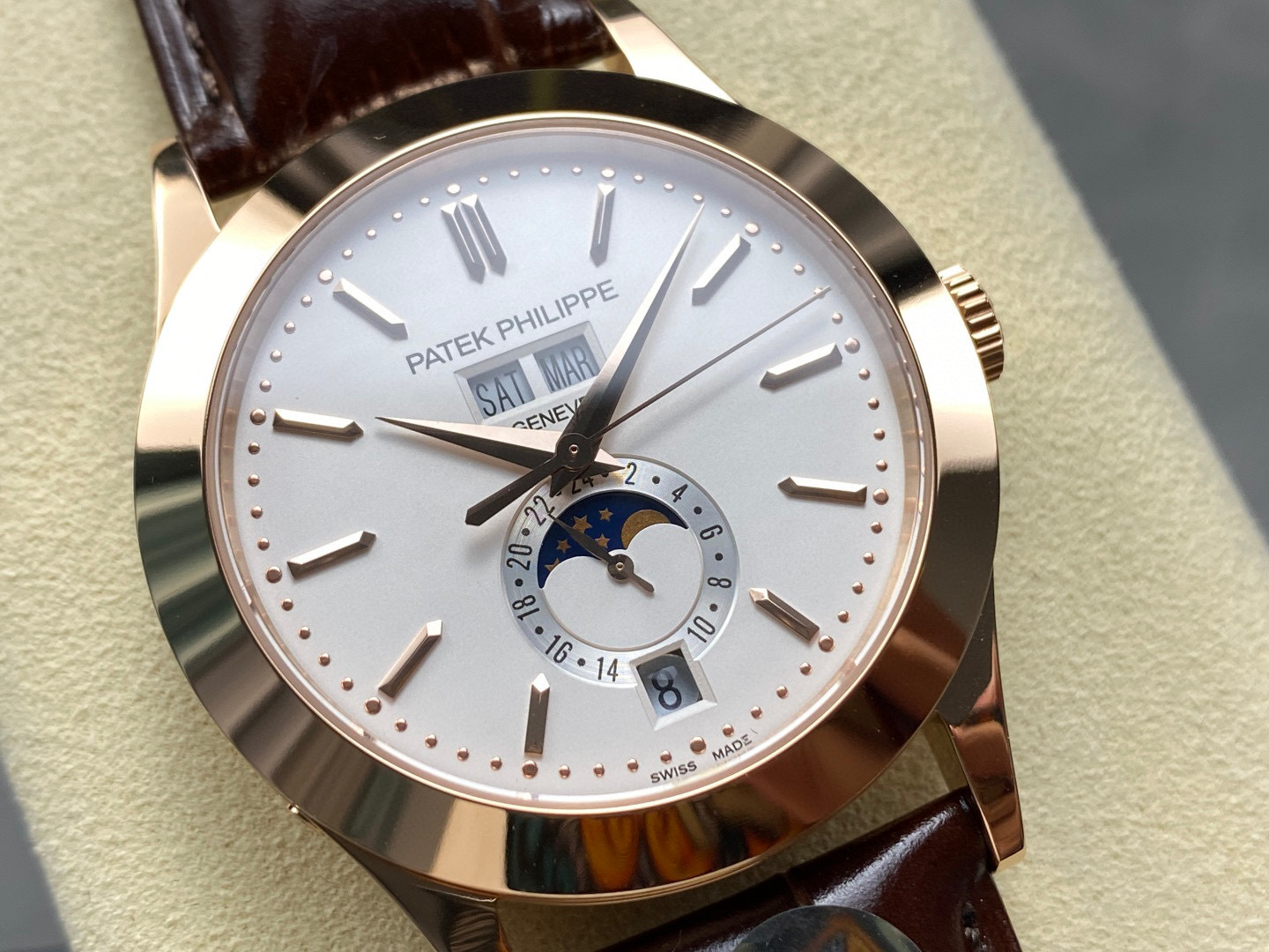 Patek Philippe Fokus pada barangan kilang besar