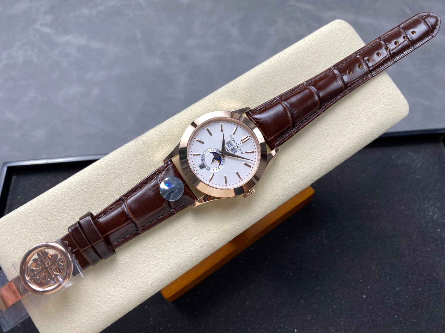 Patek Philippe Fokus pada barangan kilang besar
