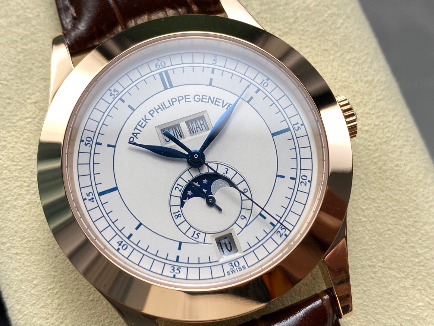 Patek Philippe Fokus pada barangan kilang besar