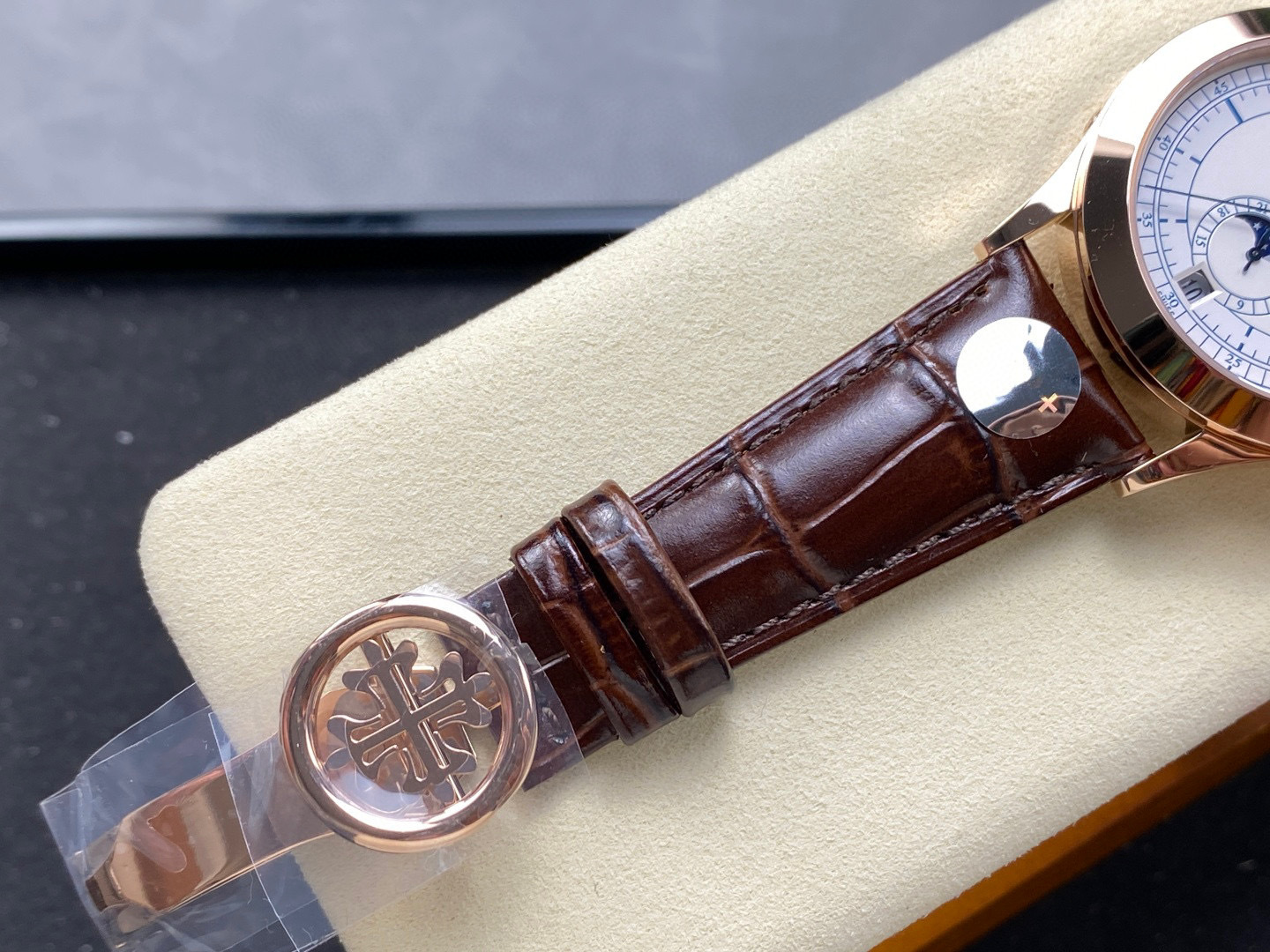 Patek Philippe Fokus pada barangan kilang besar
