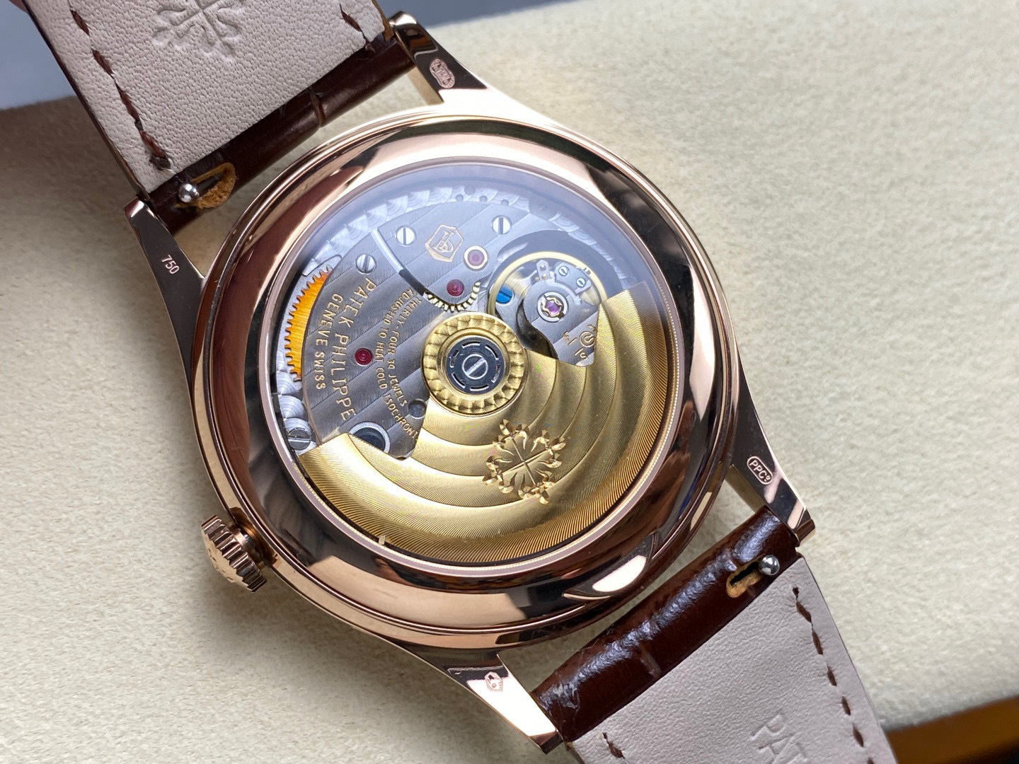 Patek Philippe Fokus pada barangan kilang besar