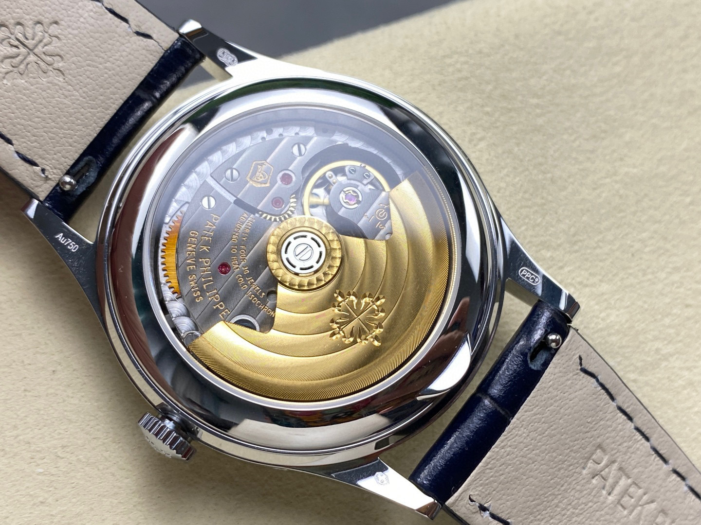 Patek Philippe Fokus pada barangan kilang besar