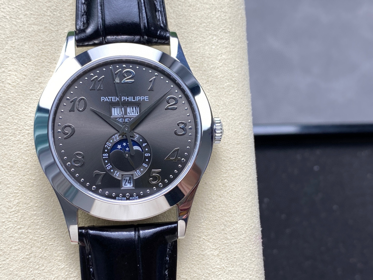 Patek Philippe Fokus pada barangan kilang besar