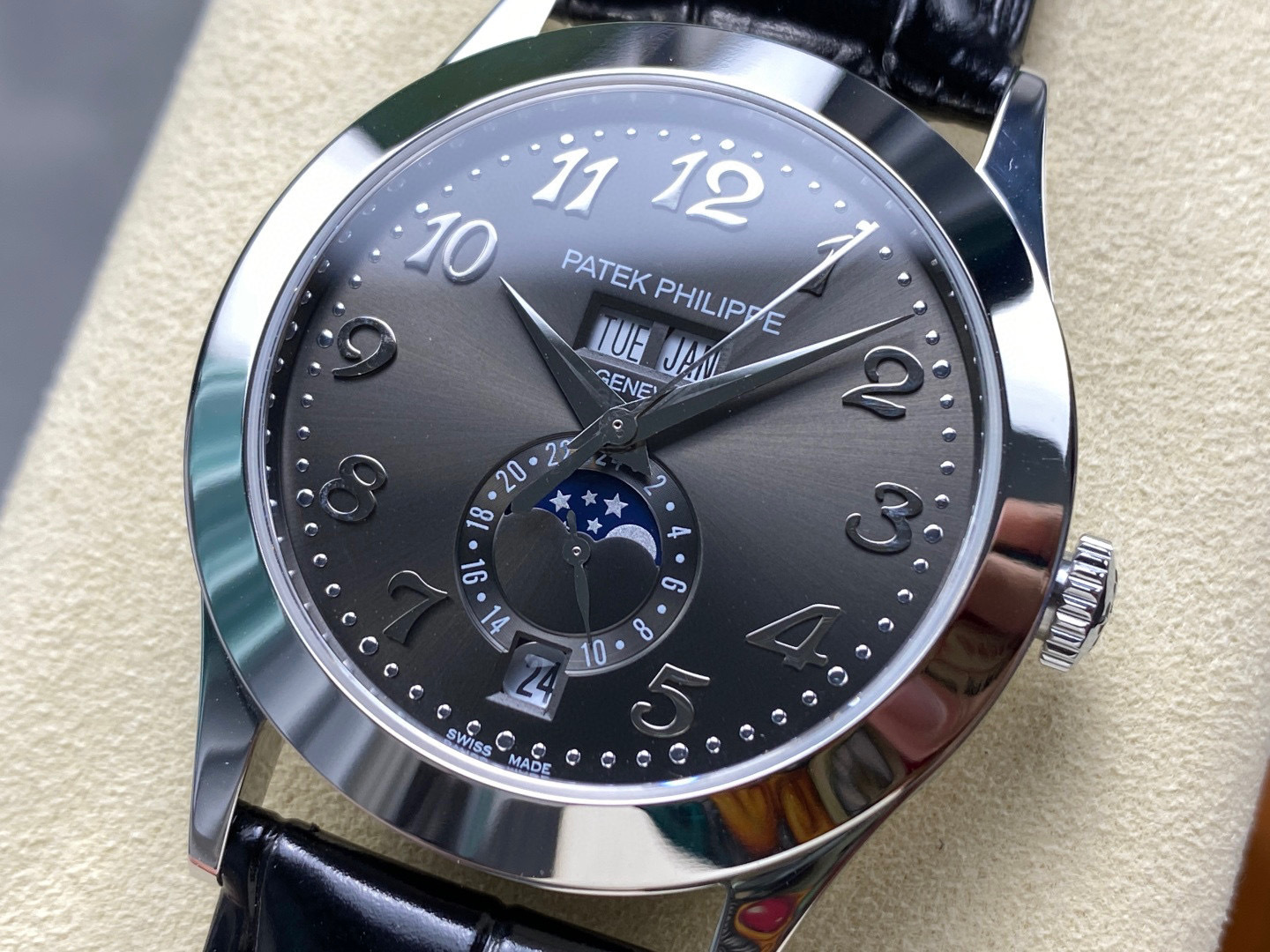 Patek Philippe Fokus pada barangan kilang besar