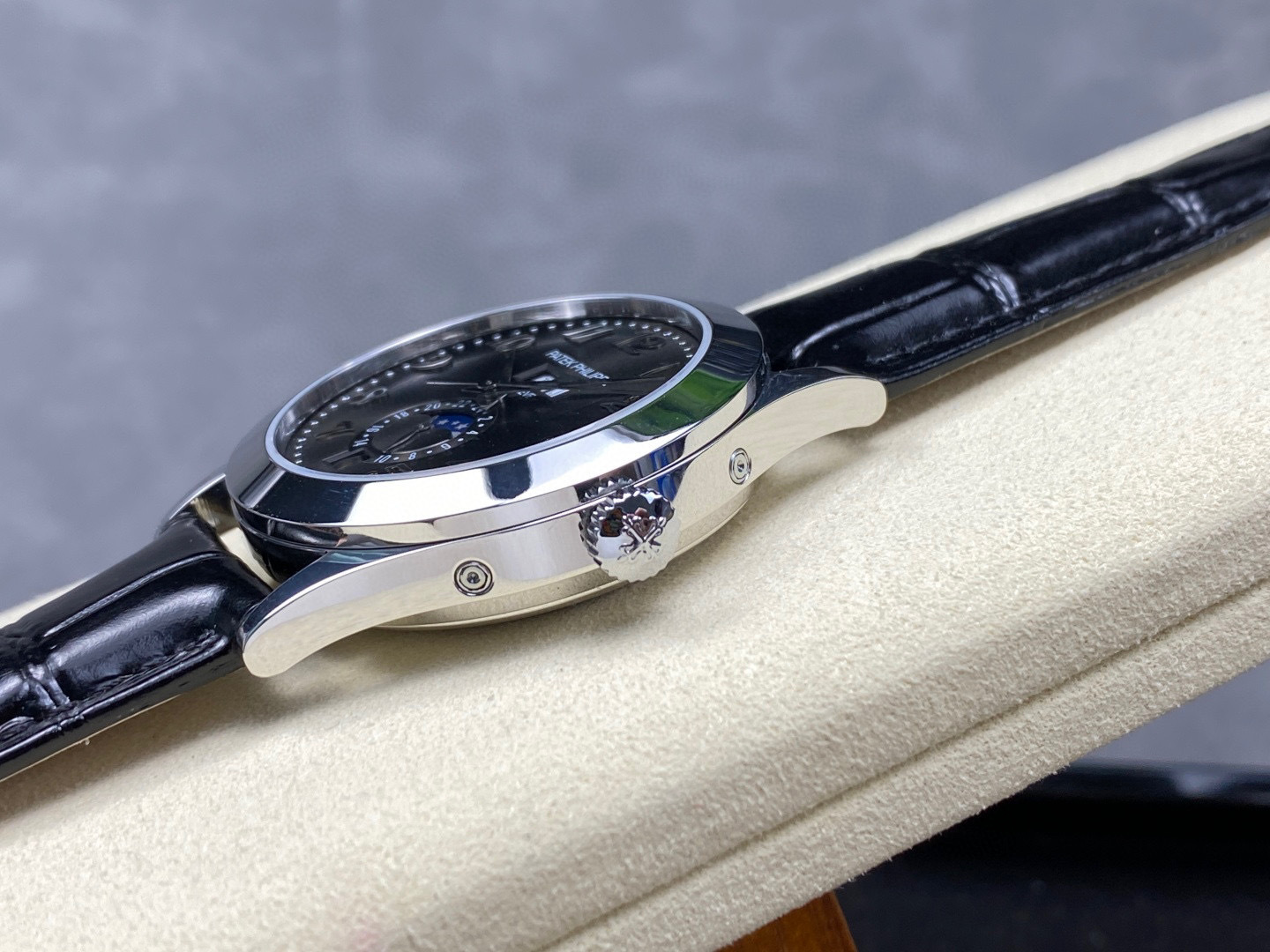 Patek Philippe Fokus pada barangan kilang besar