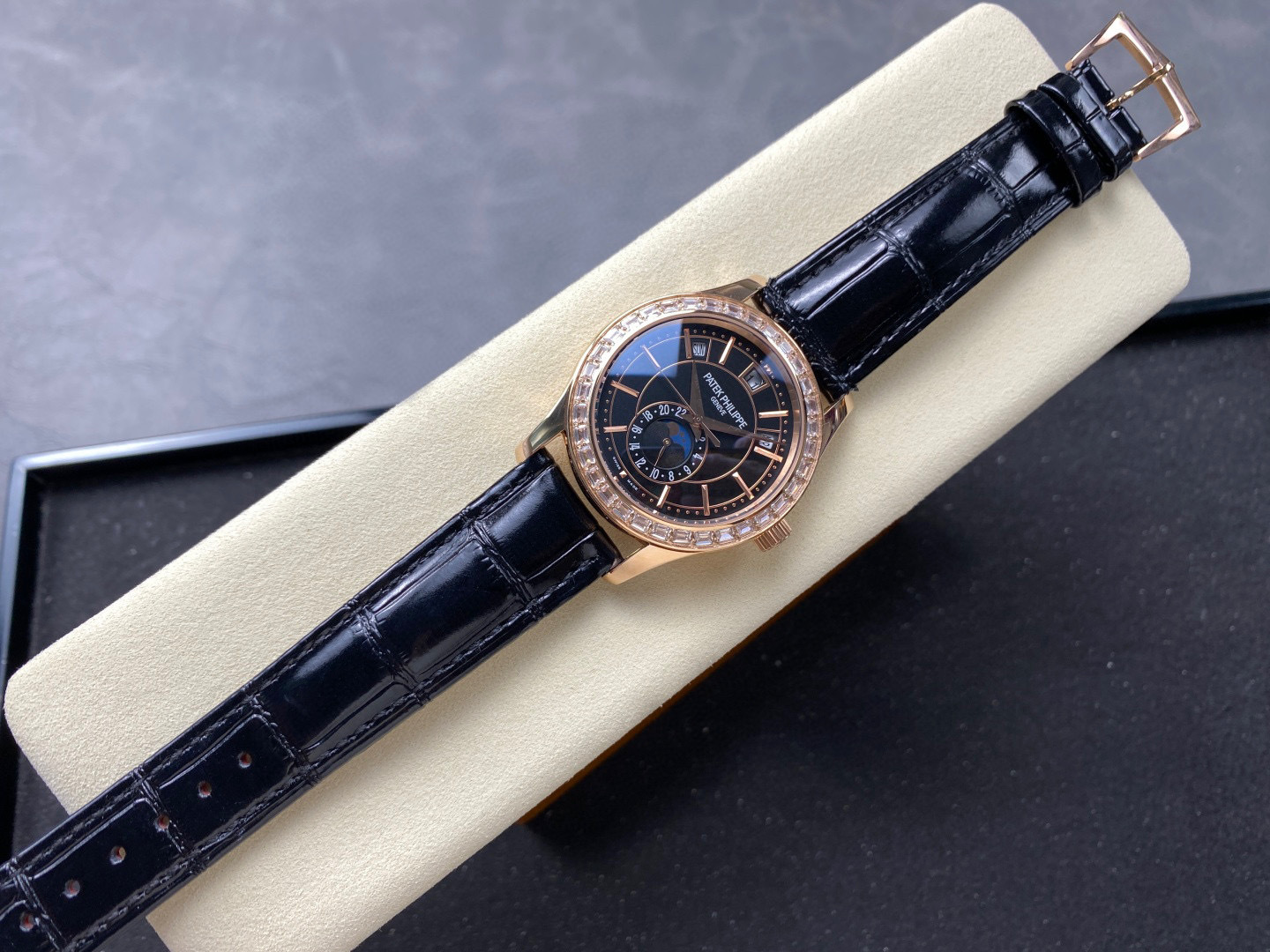 Patek Philippe Fokus pada barangan kilang besar
