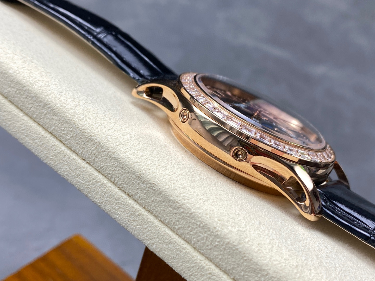 Patek Philippe Fokus pada barangan kilang besar