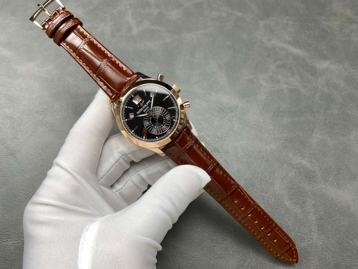 Patek Philippe si concentra sui beni di grandi fabbriche