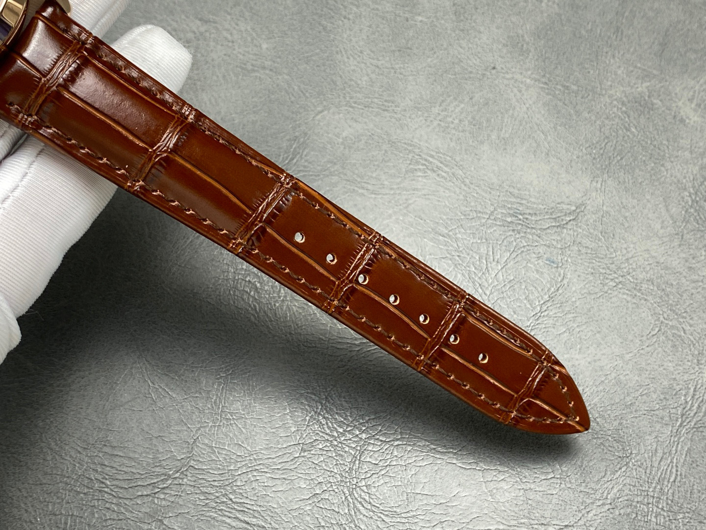 Patek Philippe si concentra sui beni di grandi fabbriche