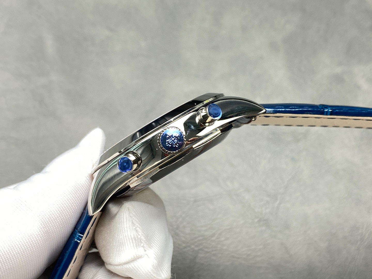 Patek Philippe si concentra sui beni di grandi fabbriche