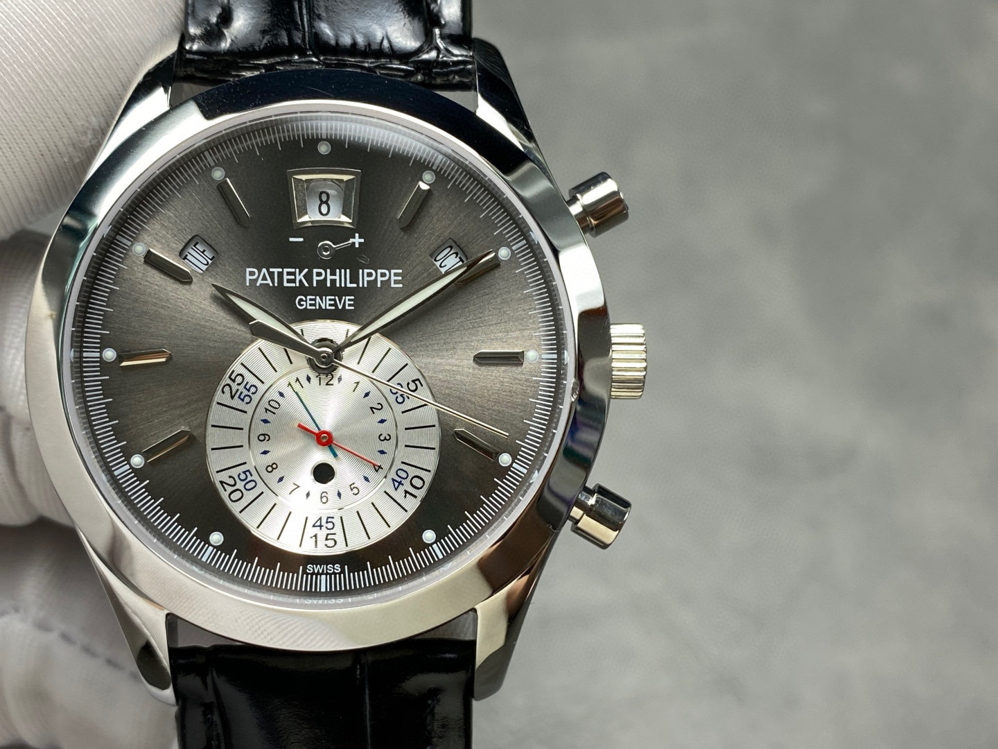 Patek Philippe si concentra sui beni di grandi fabbriche