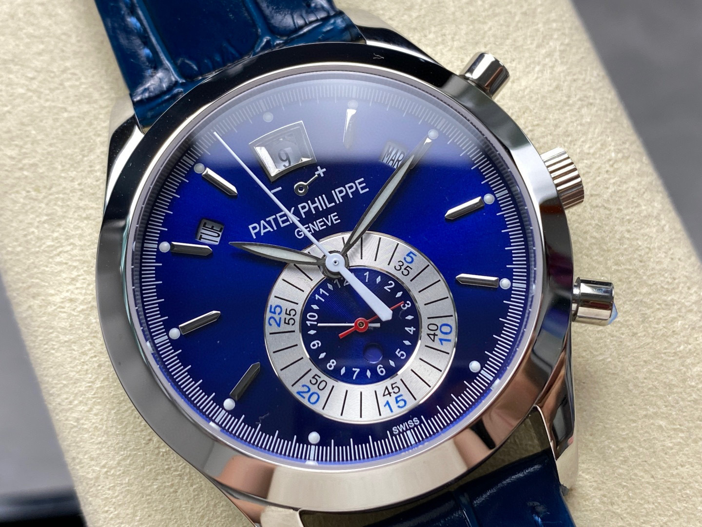 Patek Philippe si concentra sui beni di grandi fabbriche