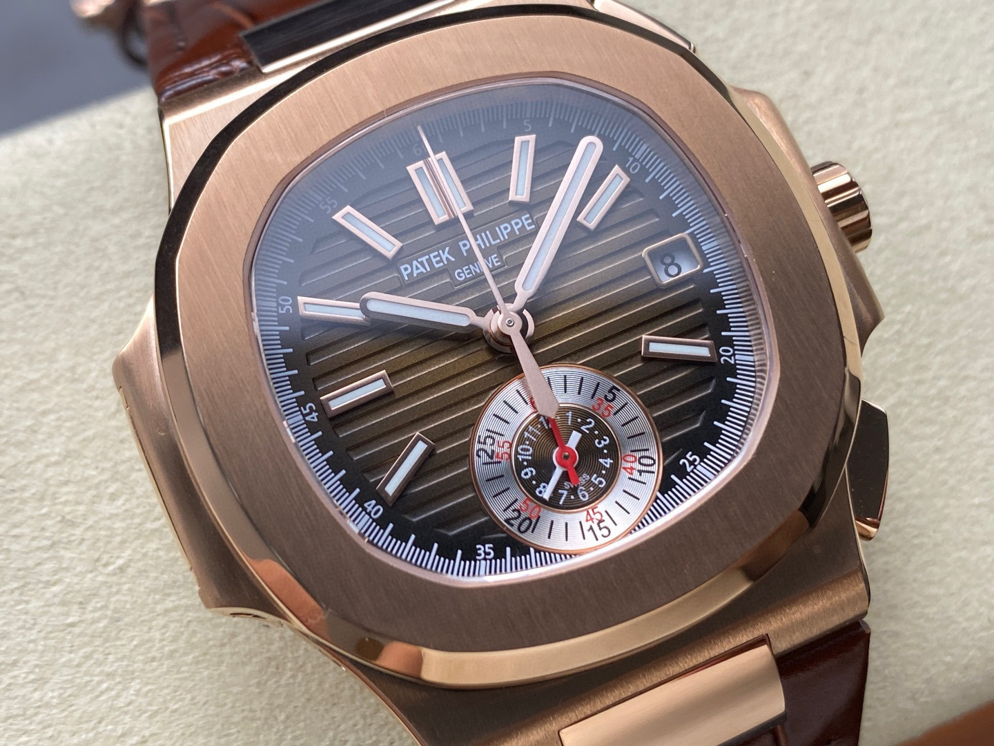Patek Philippe si concentra sui beni di grandi fabbriche