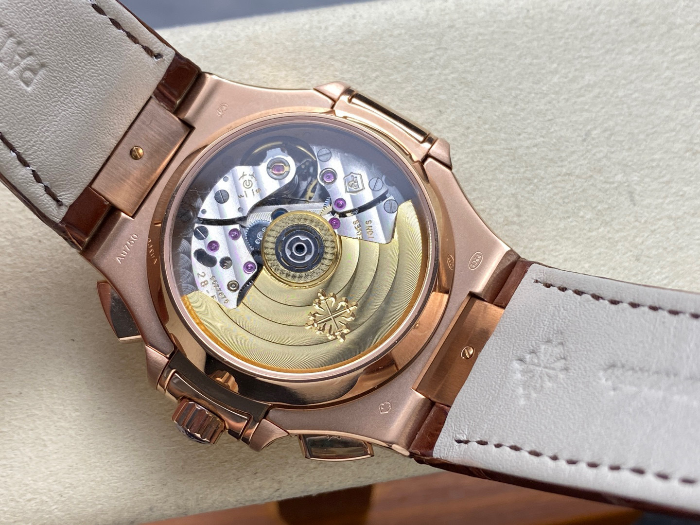 Patek Philippe si concentra sui beni di grandi fabbriche