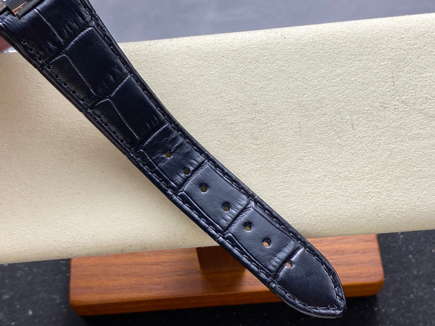 Patek Philippe si concentra sui beni di grandi fabbriche