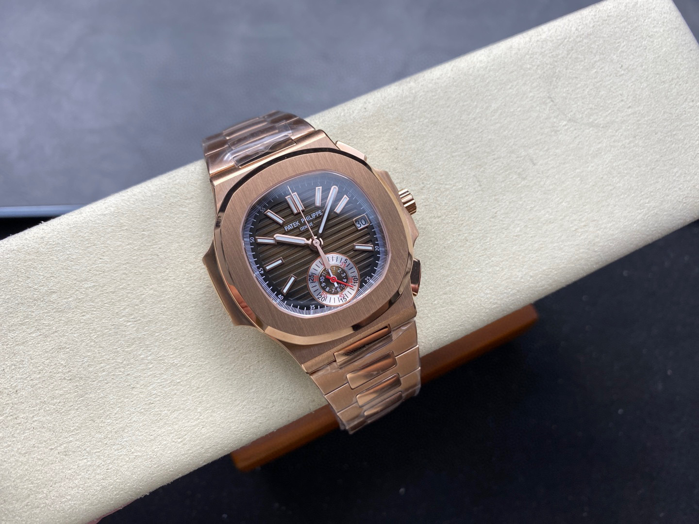 Patek Philippe Fokus pada barangan kilang besar