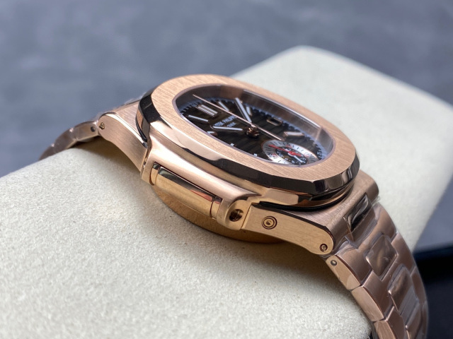 Patek Philippe Fokus pada barangan kilang besar