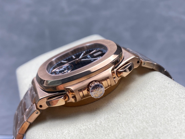Patek Philippe si concentra sui beni di grandi fabbriche