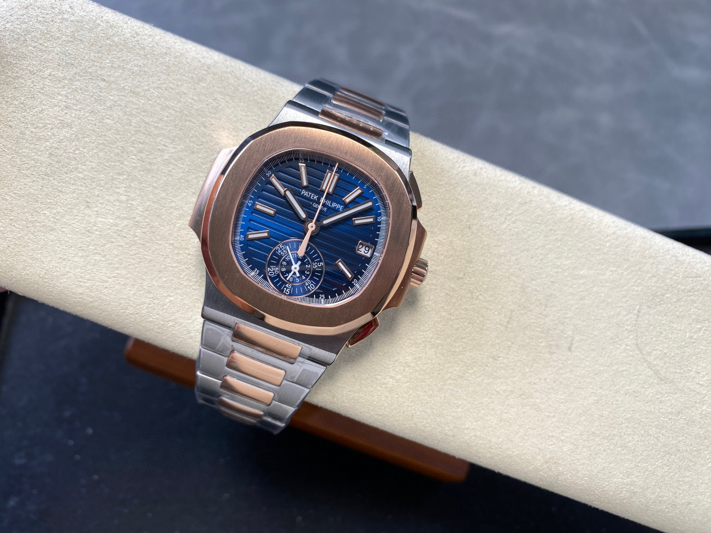 Patek Philippe si concentra sui beni di grandi fabbriche