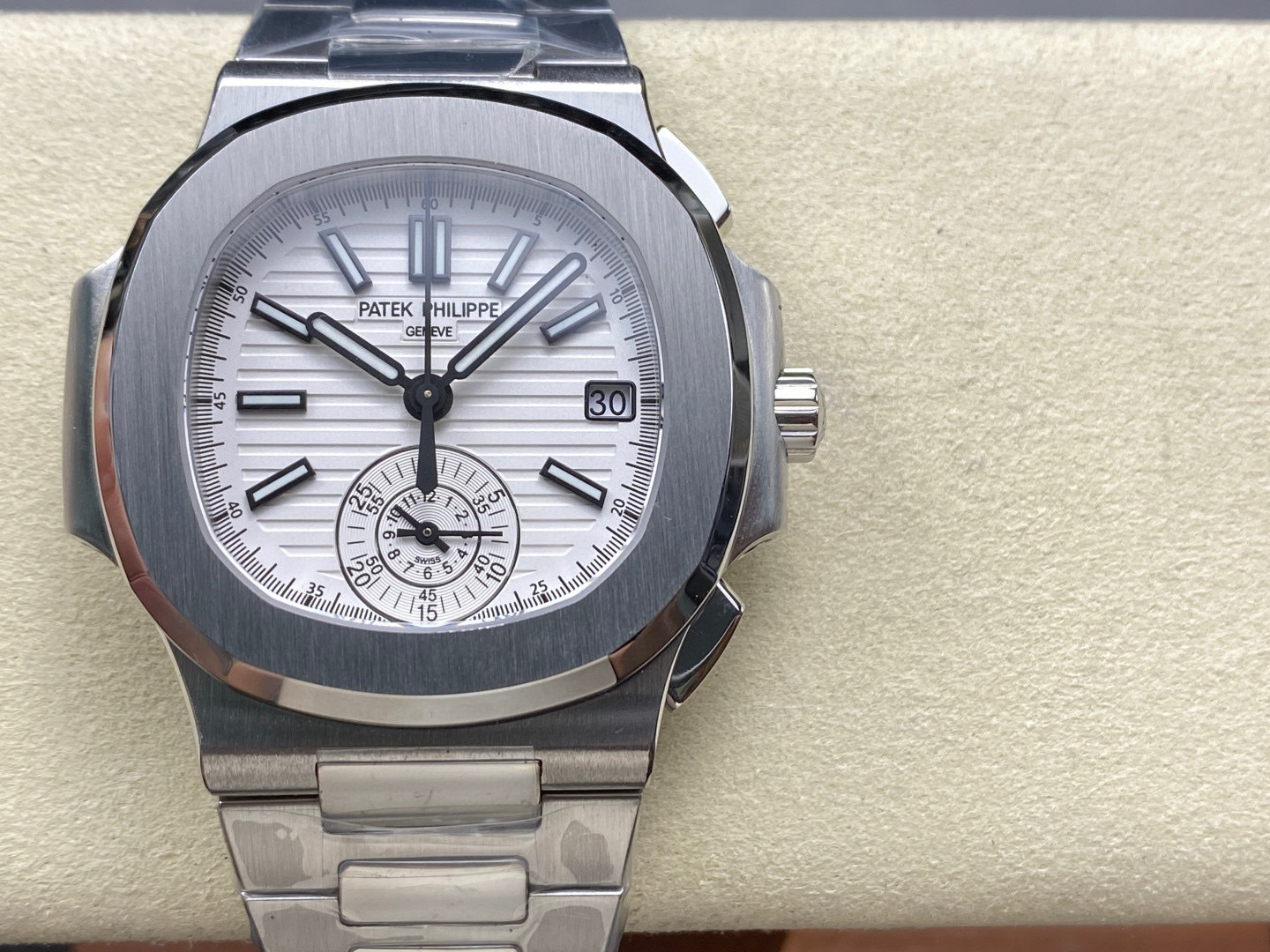 Patek Philippe si concentra sui beni di grandi fabbriche