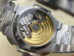 Patek Philippe si concentra sui beni di grandi fabbriche