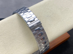 Patek Philippe si concentra sui beni di grandi fabbriche