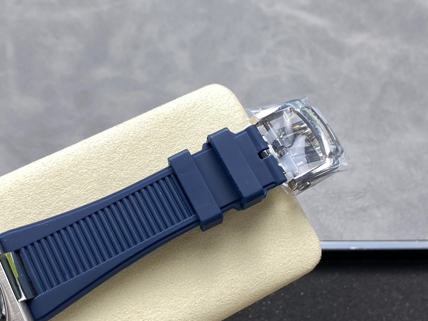 Patek Philippe si concentra sui beni di grandi fabbriche
