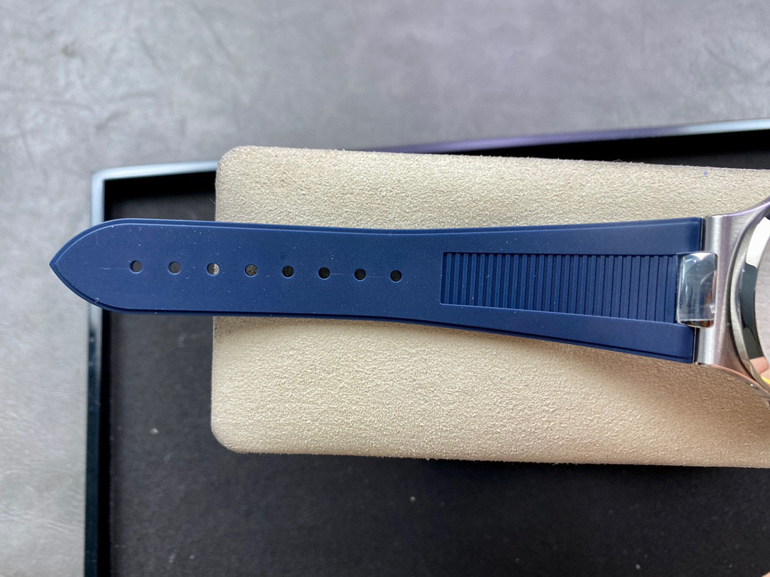 Patek Philippe  Focus on big factory goods