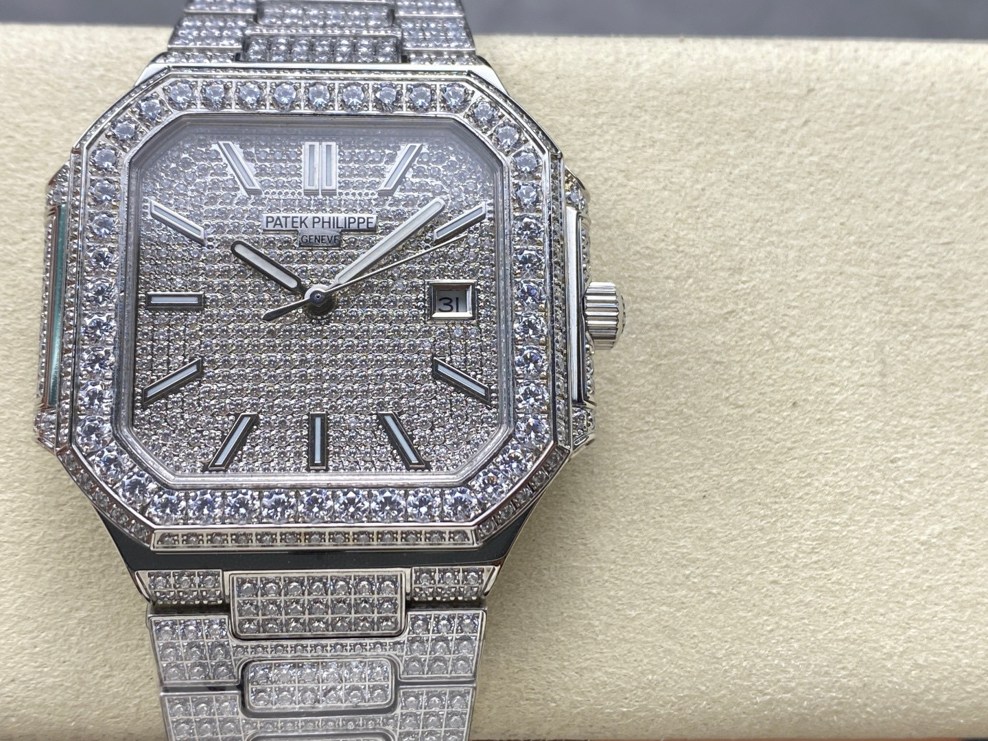 Patek Philippe Fokus pada barangan kilang besar