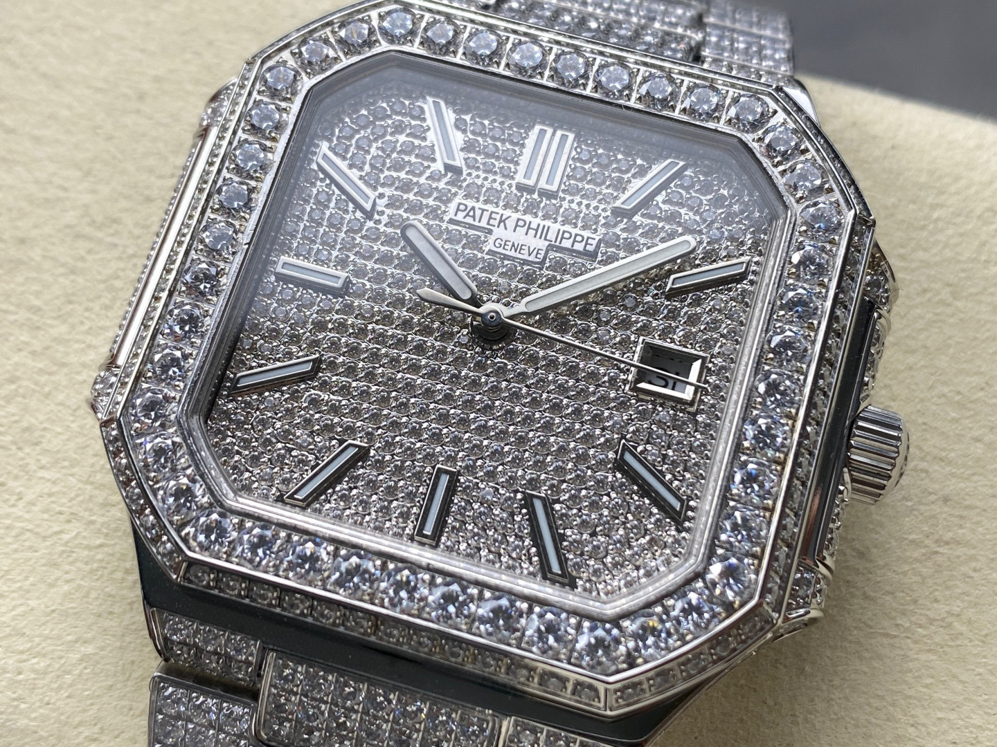 Patek Philippe Fokus pada barangan kilang besar