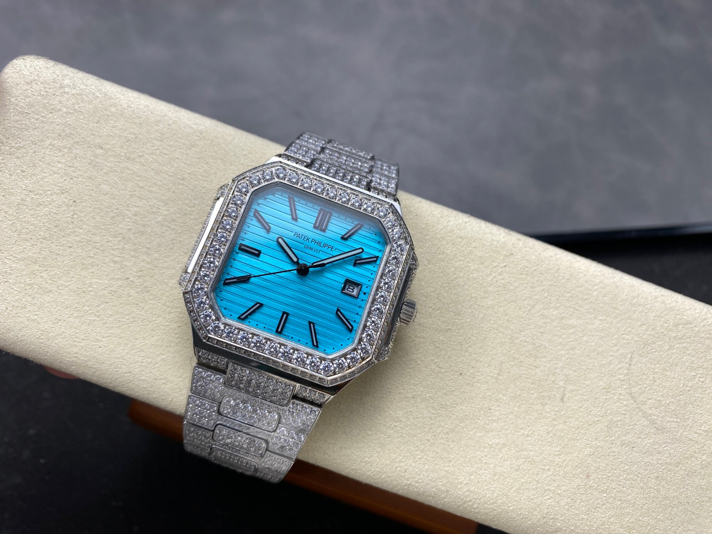 Patek Philippe Fokus pada barangan kilang besar