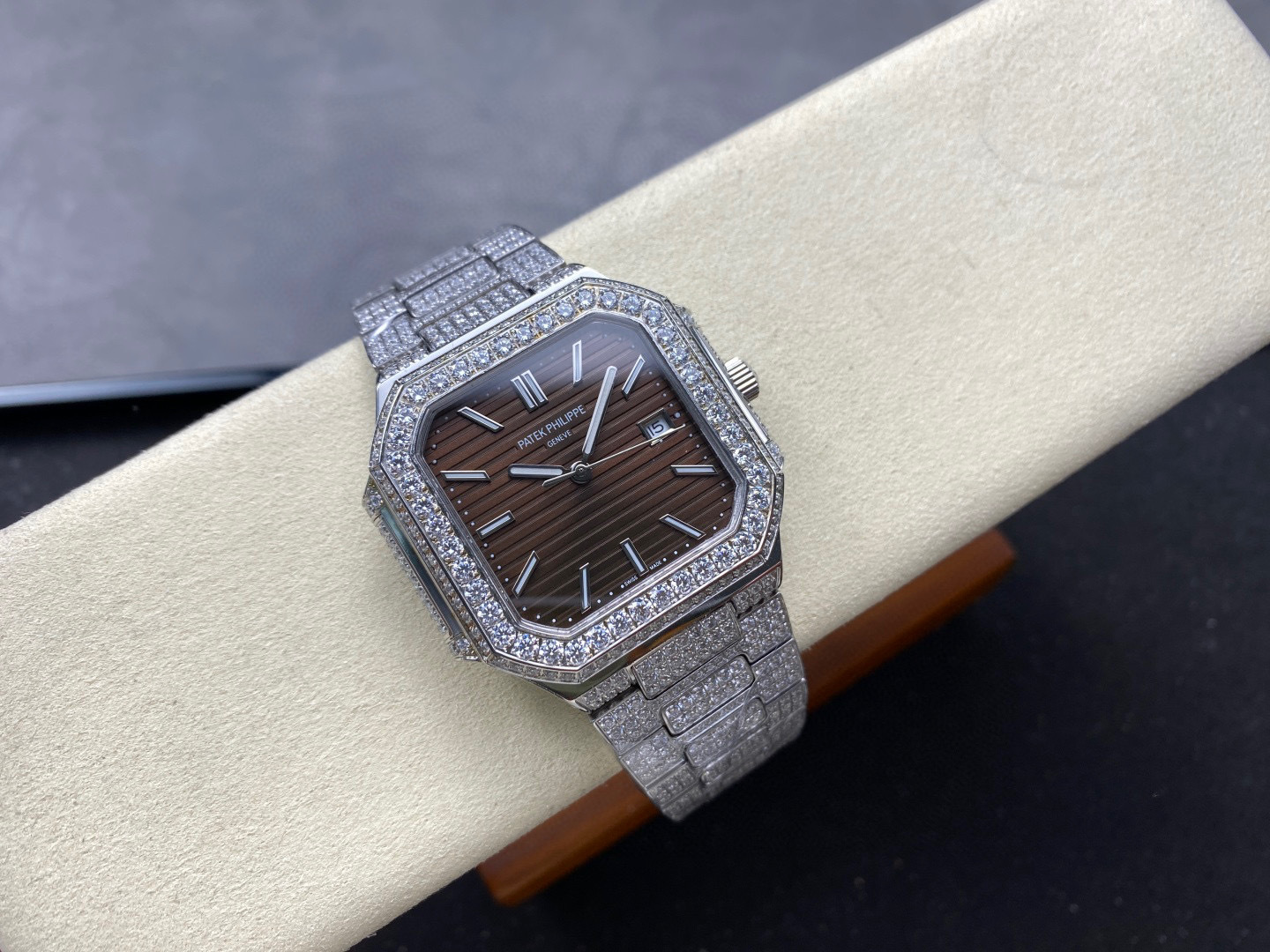 Patek Philippe  Focus on big factory goods