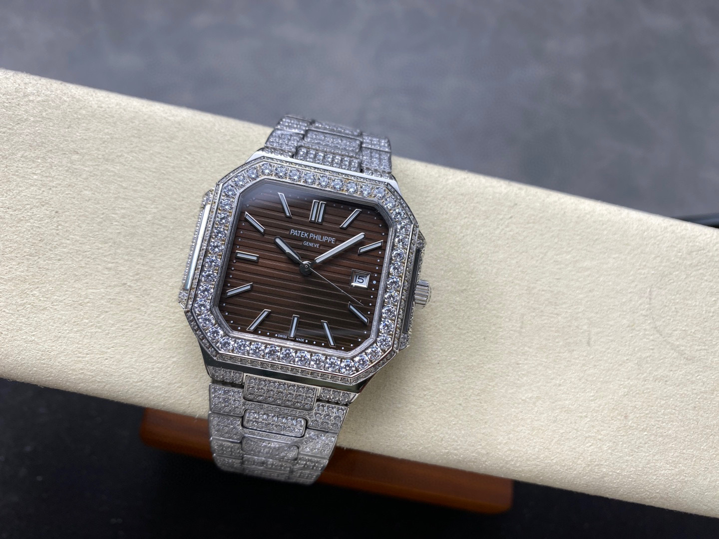 Patek Philippe  Focus on big factory goods