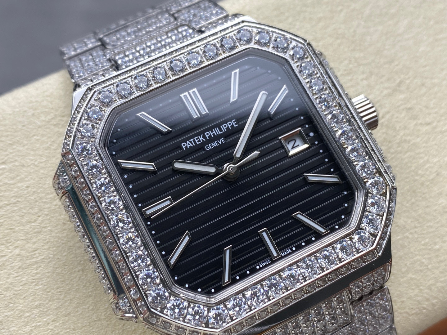 Patek Philippe Fokus pada barangan kilang besar