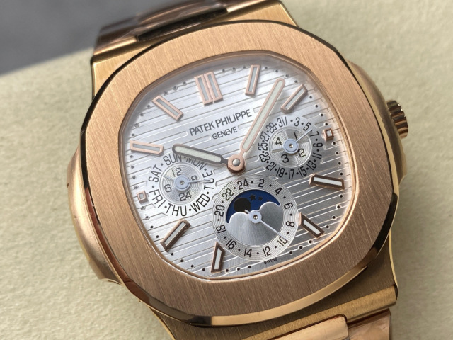 Patek Philippe Fokus pada barangan kilang besar