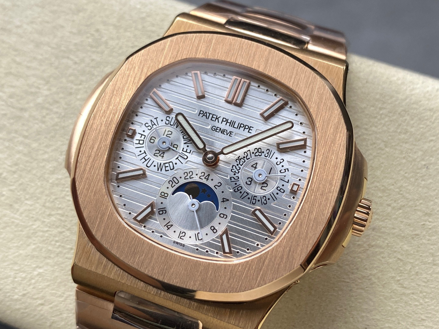 Patek Philippe Fokus pada barangan kilang besar