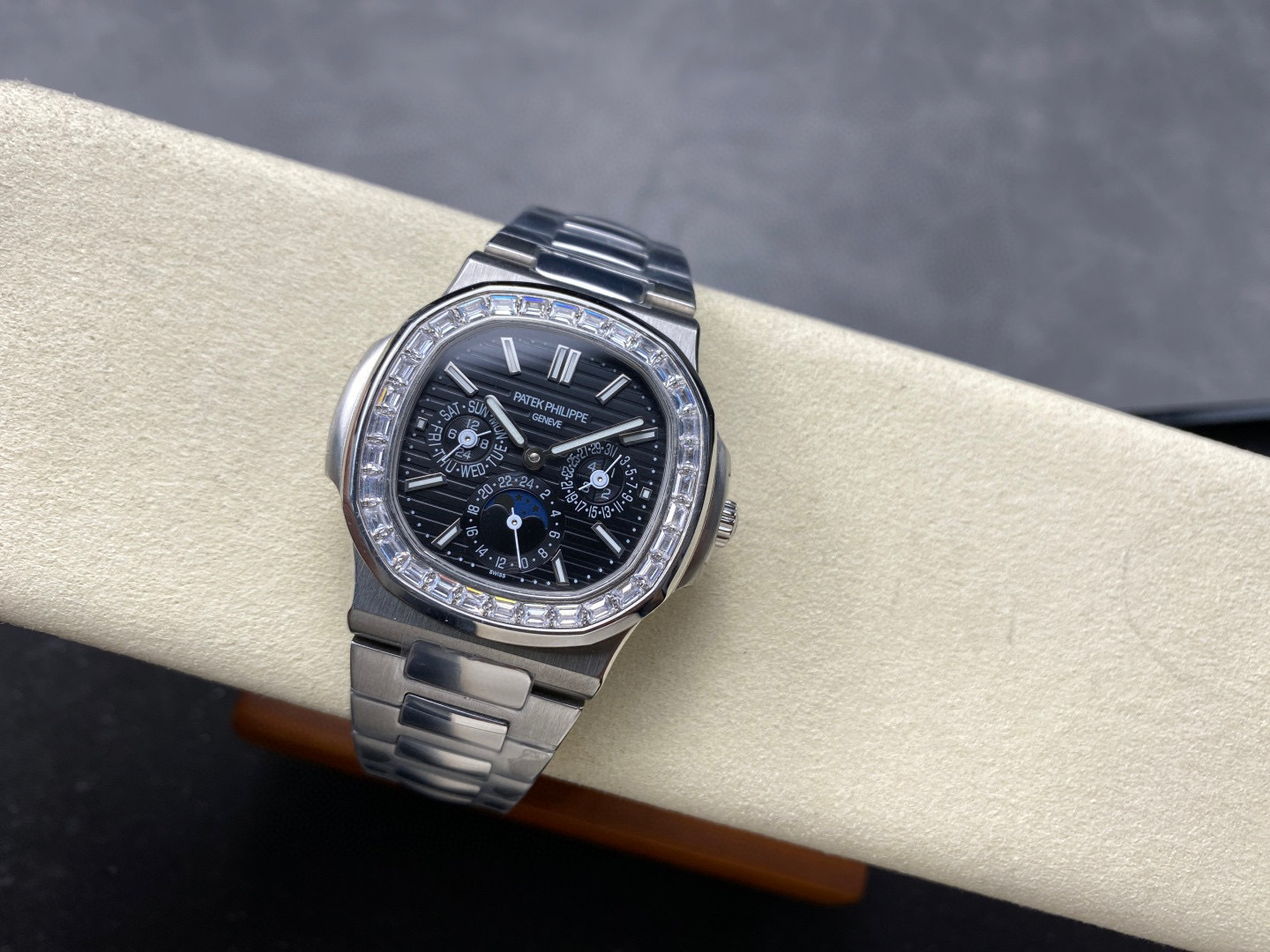 Patek Philippe  Focus on big factory goods
