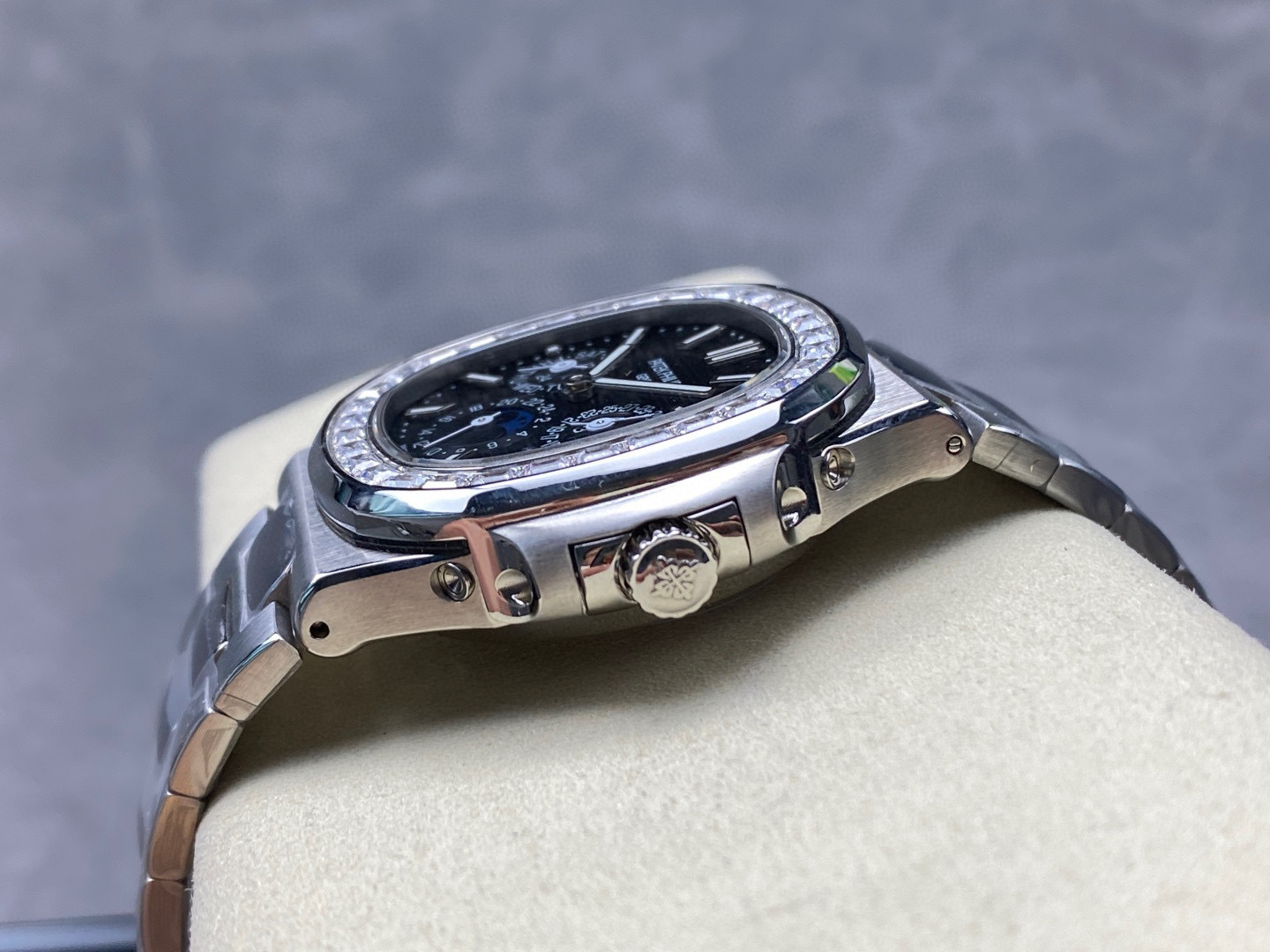 Patek Philippe  Focus on big factory goods