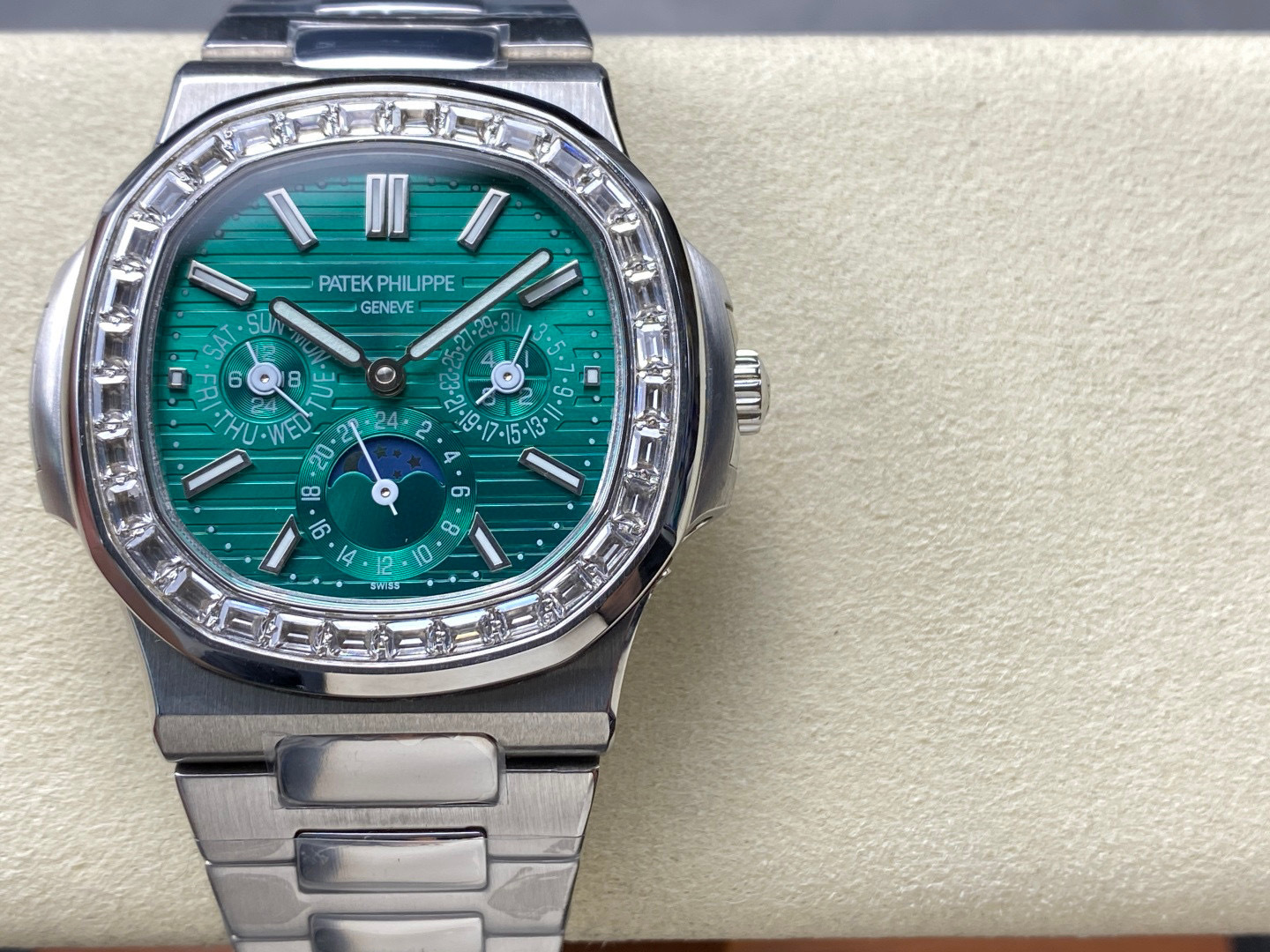 Patek Philippe Fokus pada barangan kilang besar