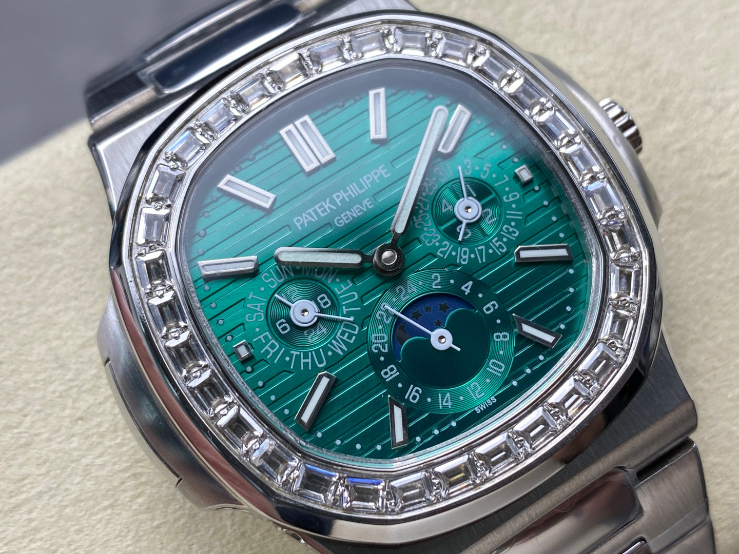Patek Philippe Fokus pada barangan kilang besar