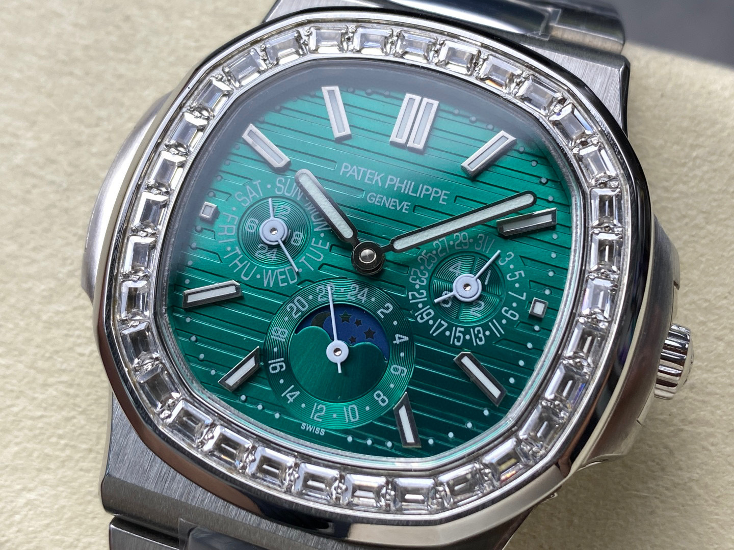 Patek Philippe Fokus pada barangan kilang besar