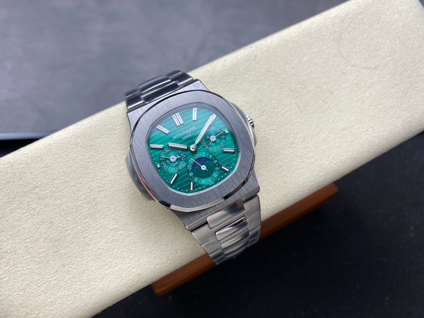 Patek Philippe  Focus on big factory goods