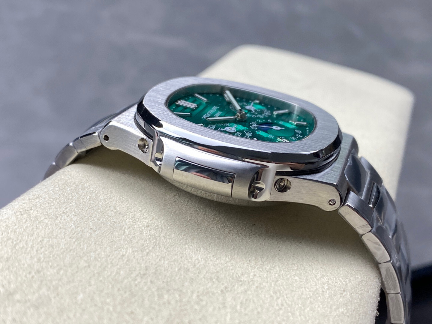 Patek Philippe  Focus on big factory goods