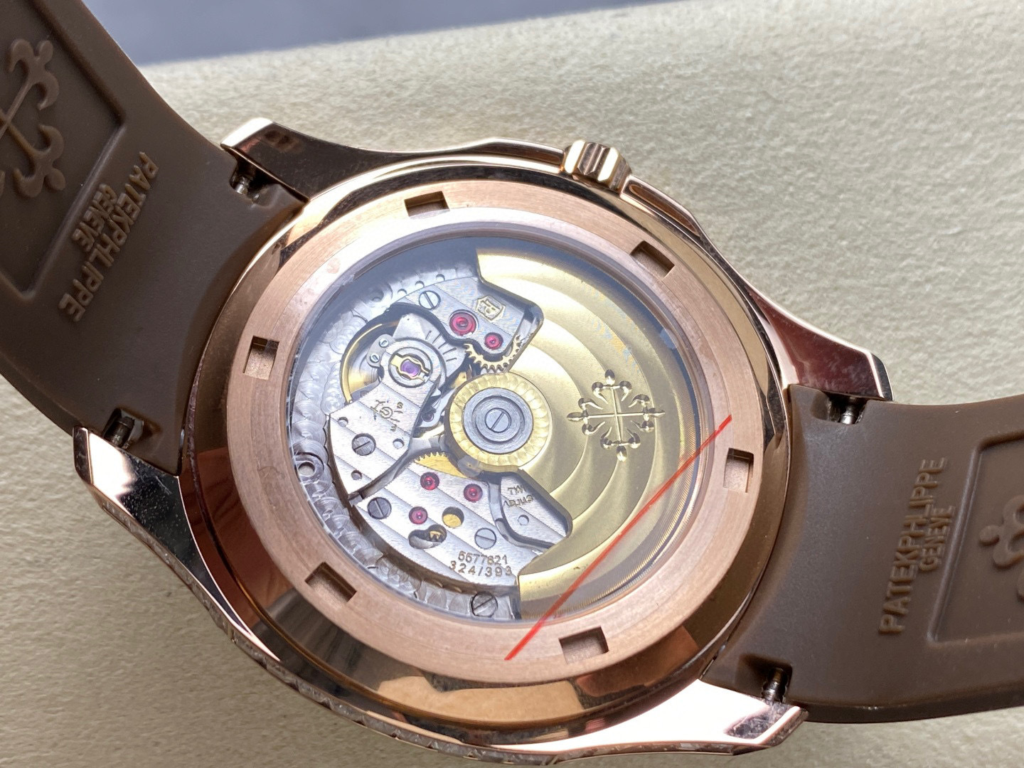 Patek Philippe si concentra sui beni di grandi fabbriche