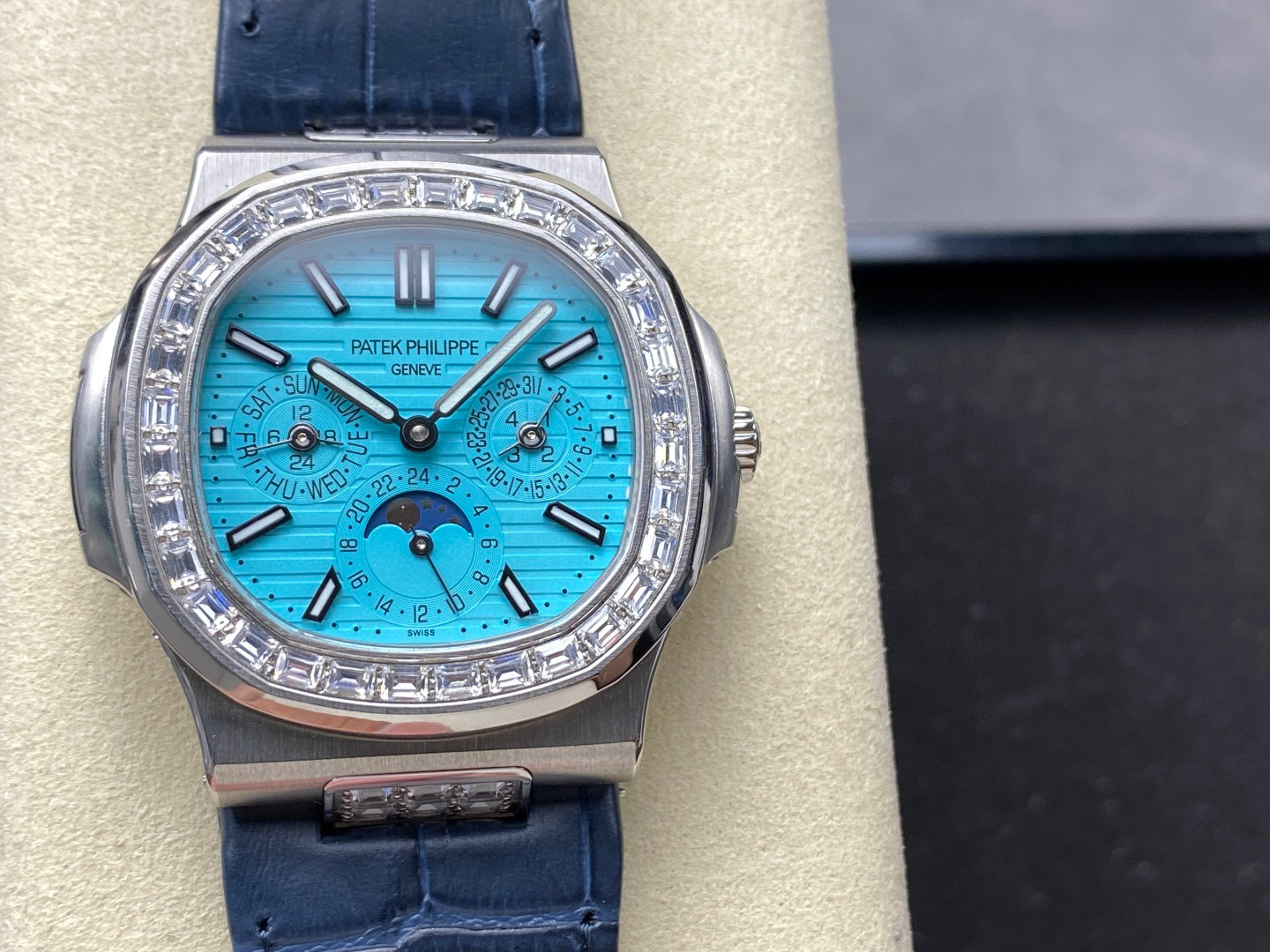 Patek Philippe Fokus pada barangan kilang besar