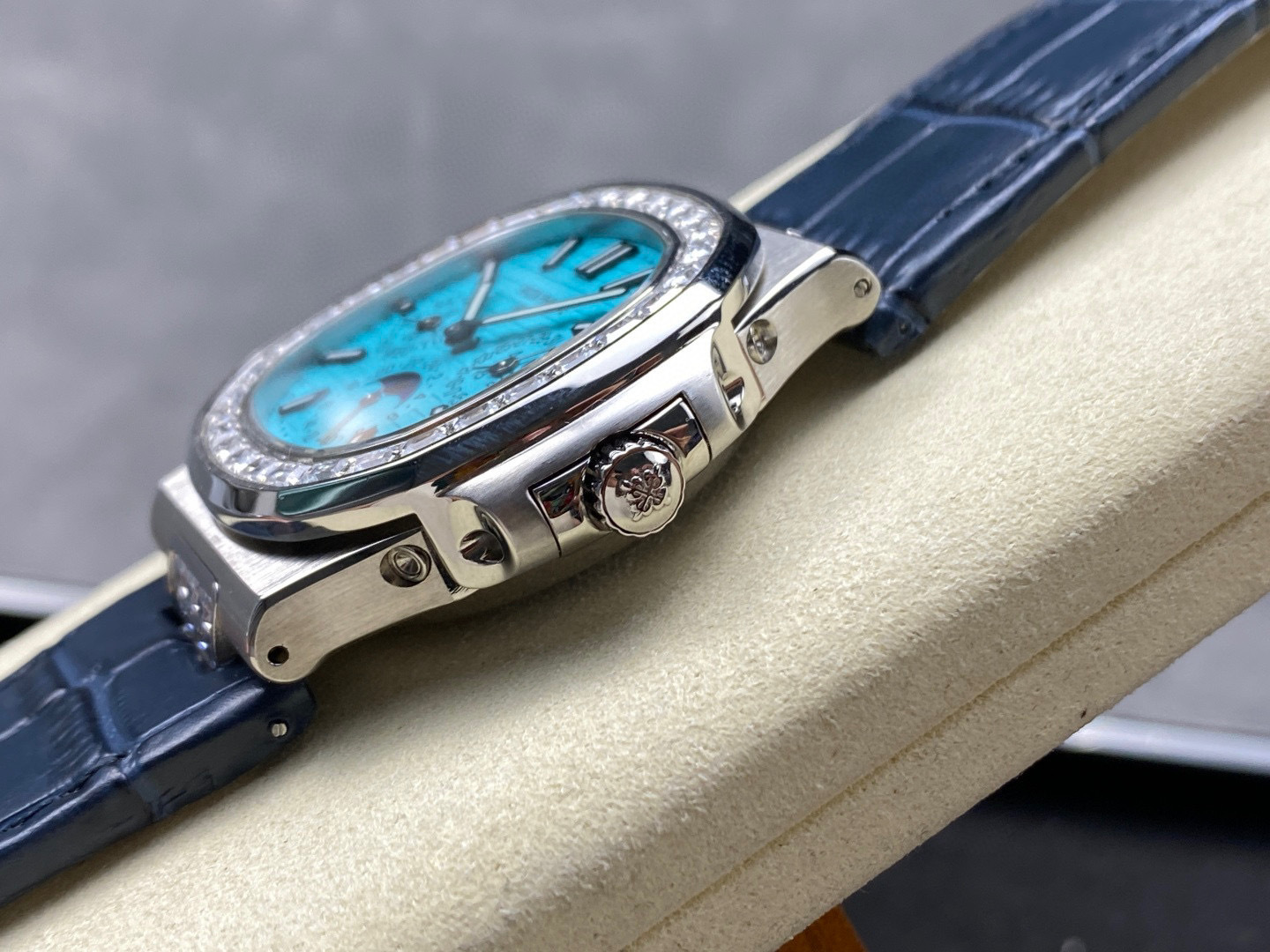 Patek Philippe Fokus pada barangan kilang besar
