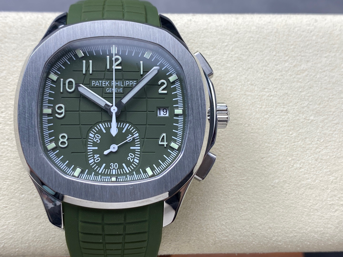 Patek Philippe Fokus pada barangan kilang besar