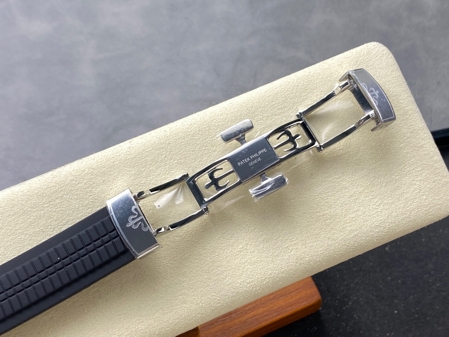 Patek Philippe Fokus pada barangan kilang besar